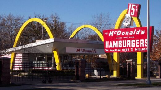 MCDONALD'S MAKANAN TERPOPULER